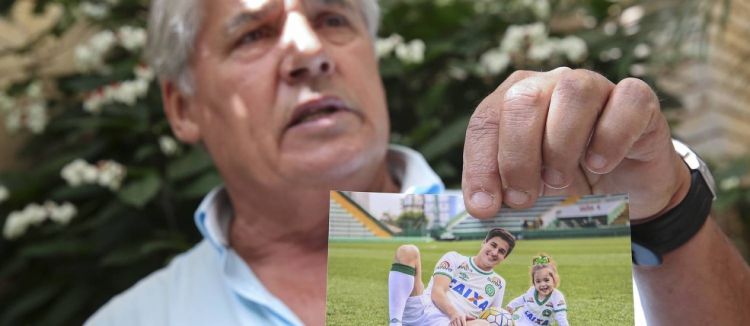 63091970_osmar-machado-father-of-chapecoense-soccer-player-filipe-machado-who-died-in-a-plane-crash.jpg