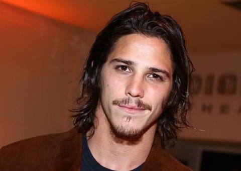 E Cleo Pires? Rômulo Neto é flagrado com loira em Salvador