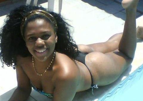 Filha de Tati Quebra Barraco vira dançarina da mãe