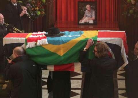 Ronald Biggs é cremado em Londres