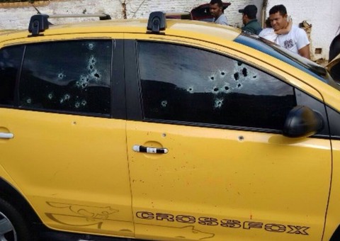 Homem deixa o carro pra lavar e é alvejado