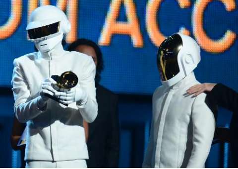 Daft Punk e rappers Macklemore e Lewis vencem Grammy