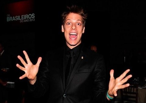 Fábio Porchat aceita convite e vai apresentar "CQC"