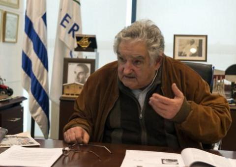  Mujica reage a críticas de organismo de ONU sobre legalização da maconha