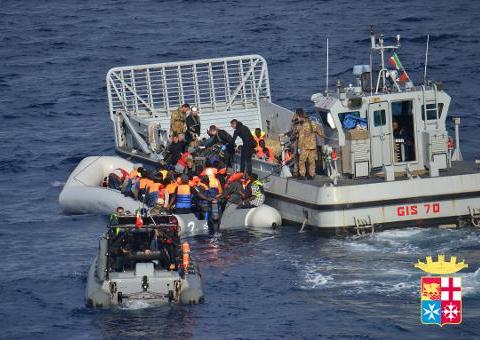 Vídeo de maus-tratos a imigrantes na Itália choca Europa