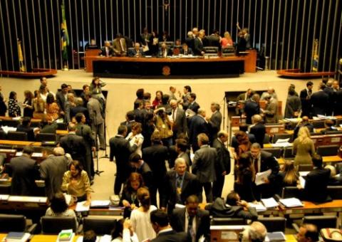 Senado aprova projeto de minirreforma eleitoral