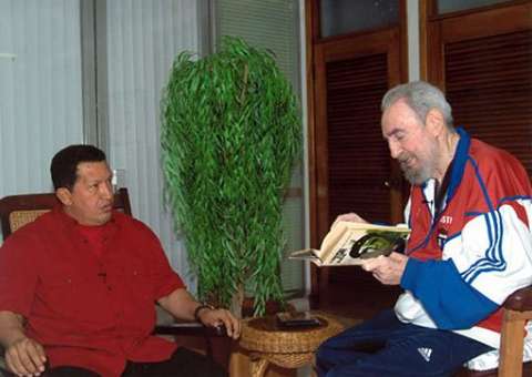 Fidel divulga conversa inédita com Chávez depois do golpe de 2002