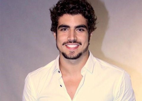 Caio Castro faz barraco em aeroporto após perder voo