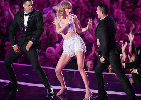 Novo álbum de Taylor Swift bate recorde e é o mais vendido desde 2002