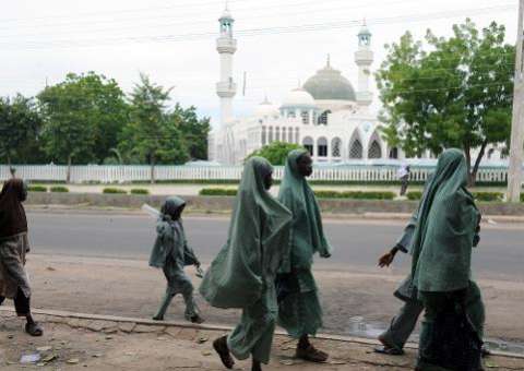 Mais estudantes escapam do sequestro do Boko Haram na Nigéria