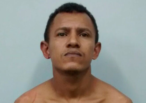 Industriário é preso e esconde arma no travesseiro da filha