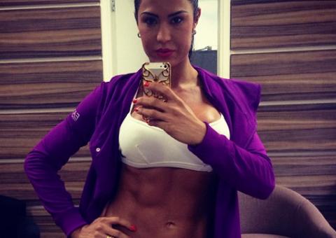  Cotada para 'A Fazenda', Gracyanne Barbosa é rejeitada por internautas