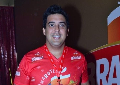 André Marques chama internauta de testudo ao rebater crítica