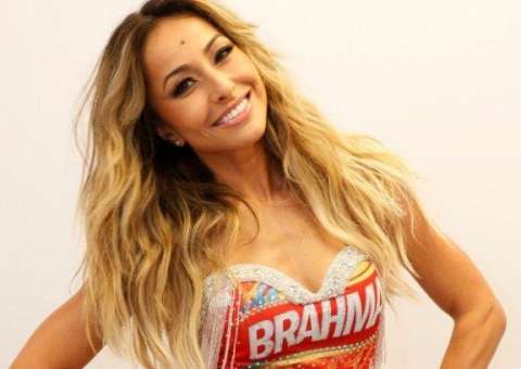 Sabrina tem cachê acima de 1 milhão de dólares, e diz que deseja desfilar com os seios amostra no carnaval
