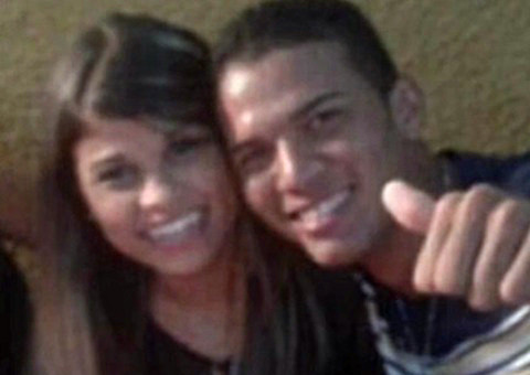 Após ler WhatsApp, Renato perde o controle e Patrícia não resiste