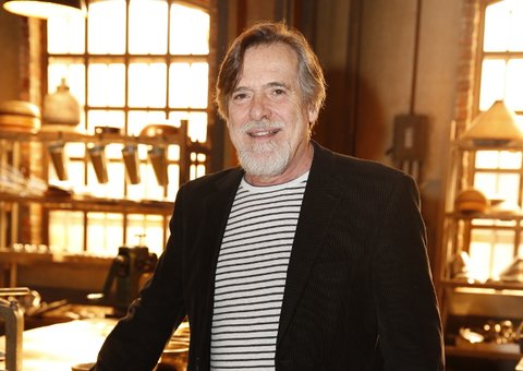 José de Abreu troca farpas com jornalista e abandona Twitter