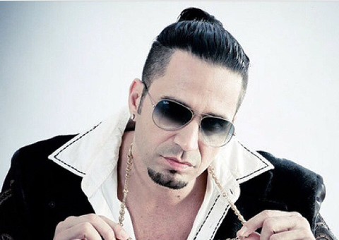 Latino anuncia futura pausa na carreira 'desenvolvi alergia a flashes'