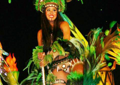 Conheça Isabelle dê Pádua a Cunhã Poranga do Boi Brilhante