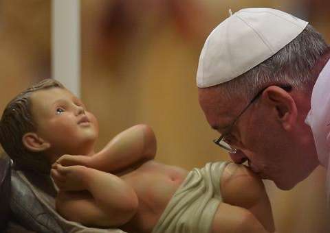 Papa Francisco cita 'luzes e sombras' em sua primeira Missa do Galo