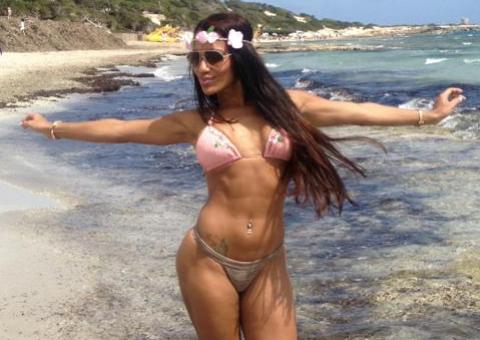 Musa da Mocidade, Ana Paula Evangelista é pedida em casamento por suíço