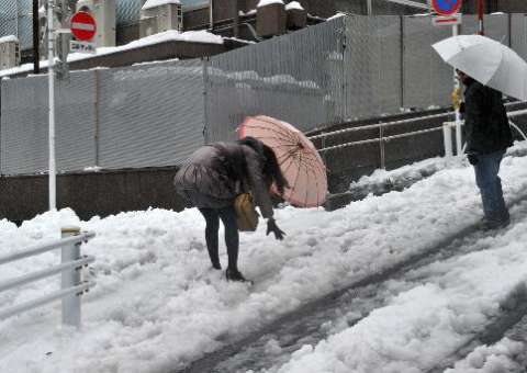 Neve paralisa produção da Toyota, Suzuki e Honda no Japão