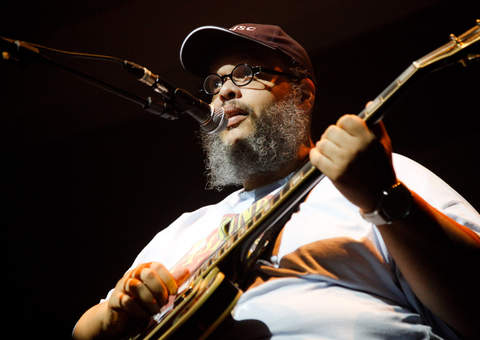 Depois de polêmica com brasileiros, Ed Motta faz show em São Paulo