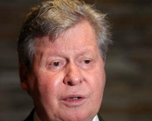 Namoro de Artur com Manaus é a pedra no caminho de Braga