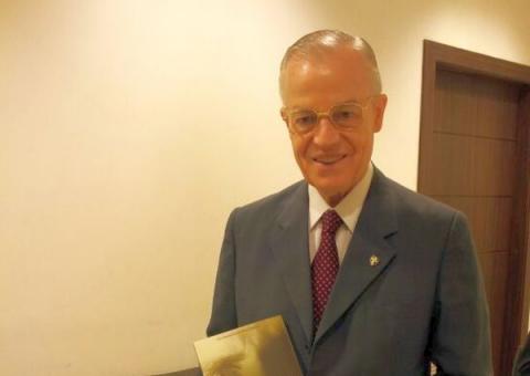 Bisneto da princesa Isabel lança livro em Manaus e ataca mito de que a Amazônia é  o pulmão do mundo