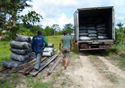   Batalhão de  da Polícia Militar do Amazonas apreende 9  toneladas de carvão