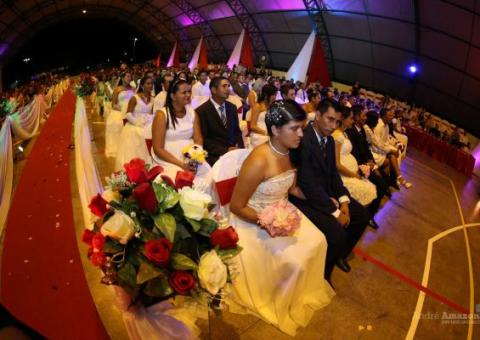 Município faz casamento coletivo de 83 casais