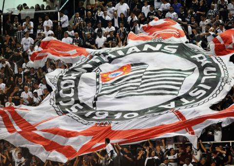 Corinthians e Santos fazem duelo paulista em Araraquara