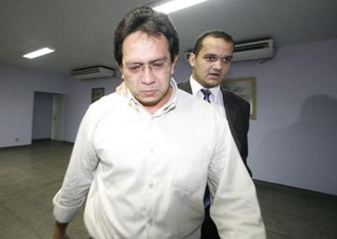 Dentista  que matou perita continua viajando. Jimmy Robert não teve a mesma sorte