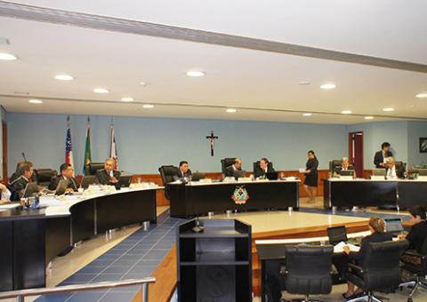 TCE suspende licitação para compra de alimentos do governo