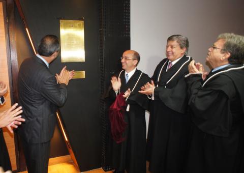 Autoridades são homenageadas durante comemorações dos 63 anos do TCE-AM