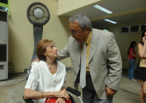 Polícia  homenageia Delegada durante exposição de livro