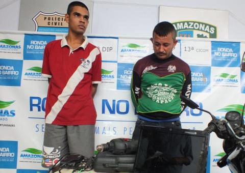 Homem é preso e adolescente é apreendido após furtarem casa 