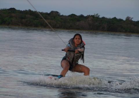 Campeonato noturno de Wakeboard abre aniversário da cidade de Maués