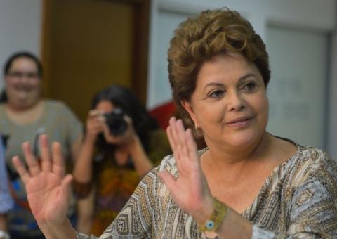 Dilma se atrasa para 1.o compromisso da visita ao Peru