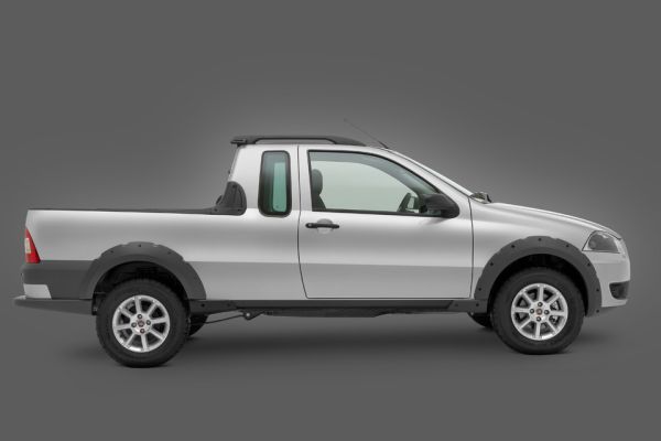 Assaltantes levam Strada na Zona Leste