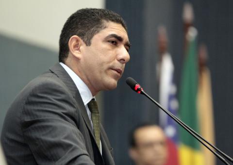 Após denúncia, Procon deve multar Caixa Econômica em R$ 25 mil