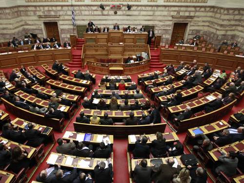 Parlamentares gregos têm imunidade suspensa