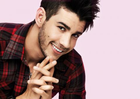 Venezuelana dançando Gustavo Lima faz sucesso nas redes sociais. Assista