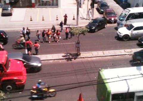 Leitor alerta sobre o risco de morte na Avenida Djalma Batista