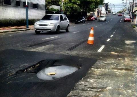 Recapeamento na rua Pará deixa a desejar