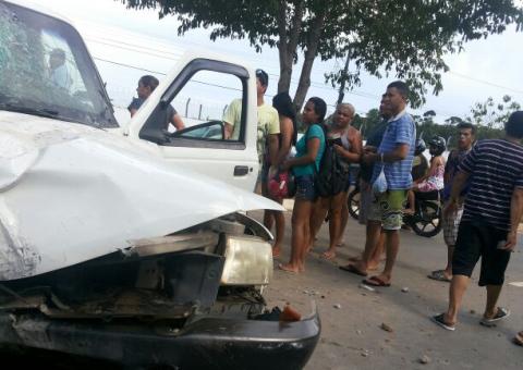 Acidente na Avenida do Turismo  deixa um ferido..