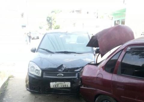 Motorista da Secretaria de Produção Rural  bate carro e foge do local 
