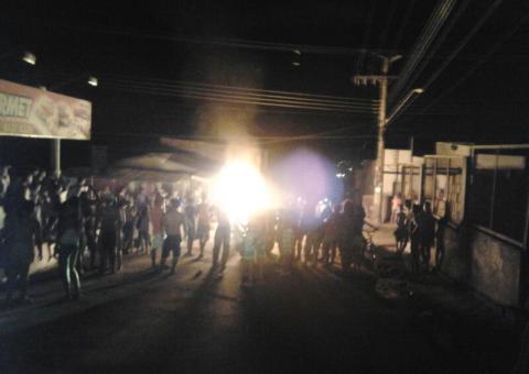 Grande Vitória sem energia. População protesta com fogo e troca de tiro
