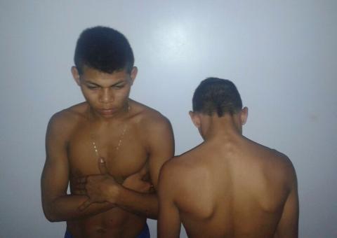 Polícia prende dupla com droga e munições