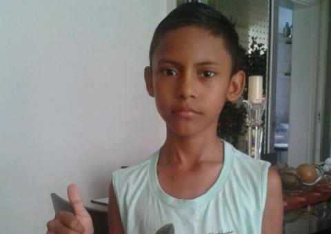  Lairton, a criança que estava perdida, é encontrado no Centro de Manaus