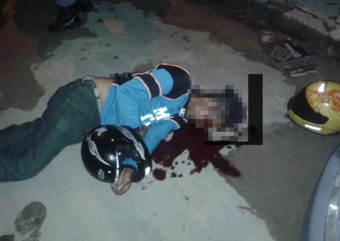 Mototaxista é morto com dois tiros na cabeça